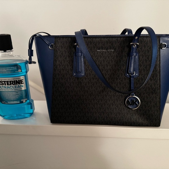 Michael Kors Blue and Gray Monogram Handbag - Picture 5 of 10